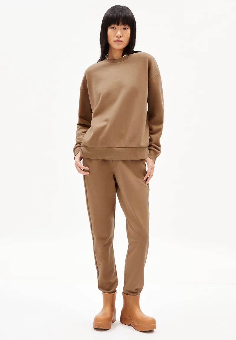 AARIN | smoky almond