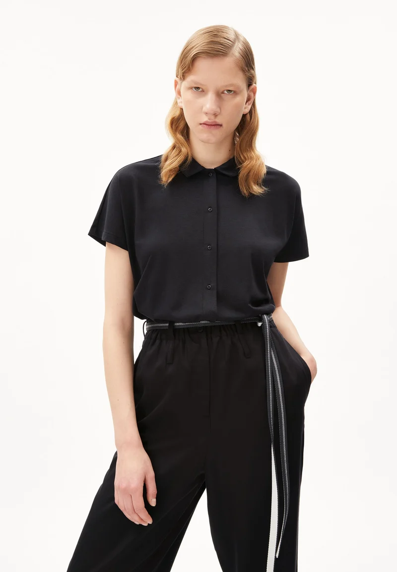 NAALA SOLID | black