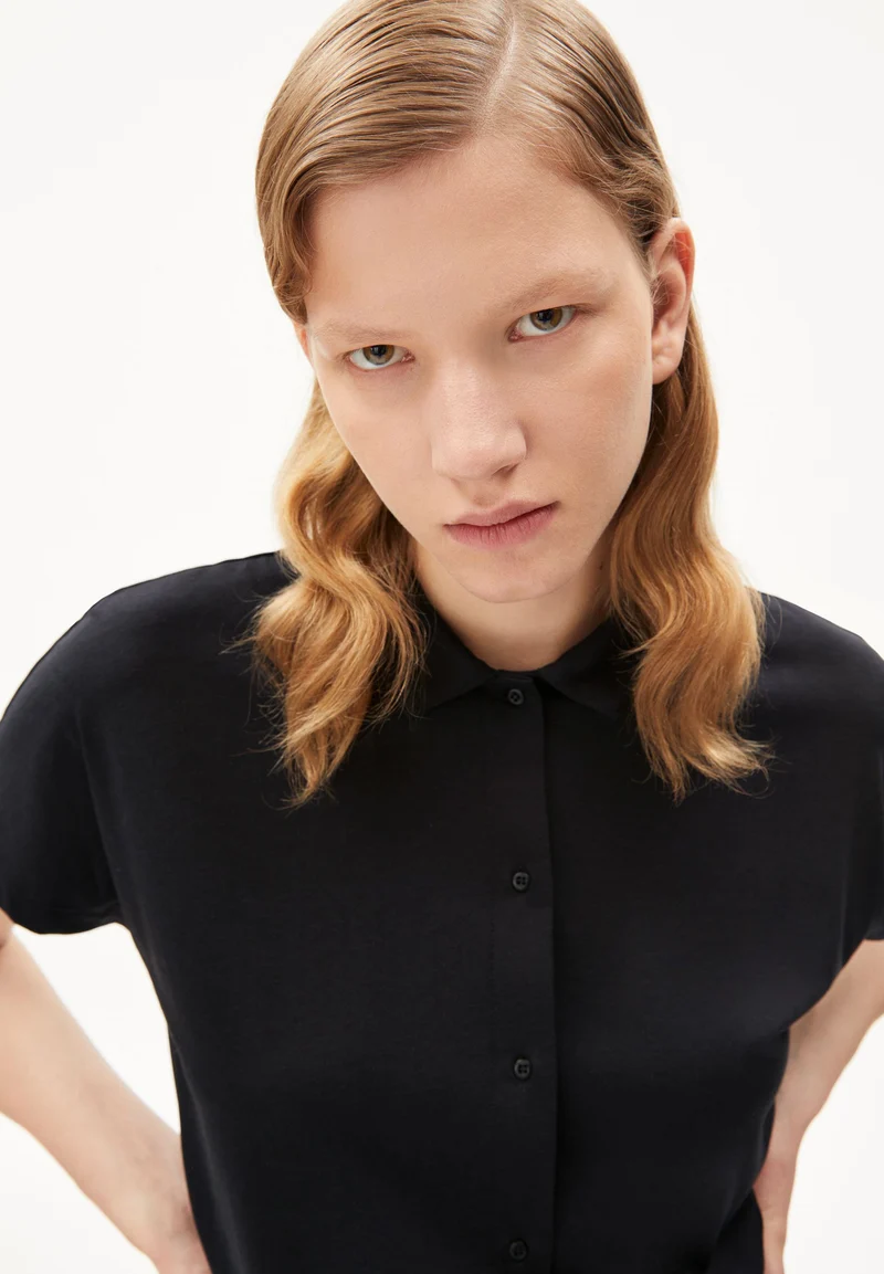 NAALA SOLID | black