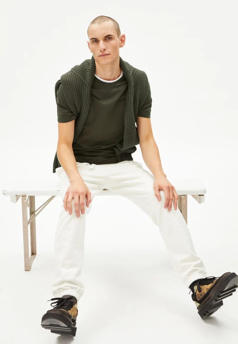 JAAMES T-SHIRT | dark pine