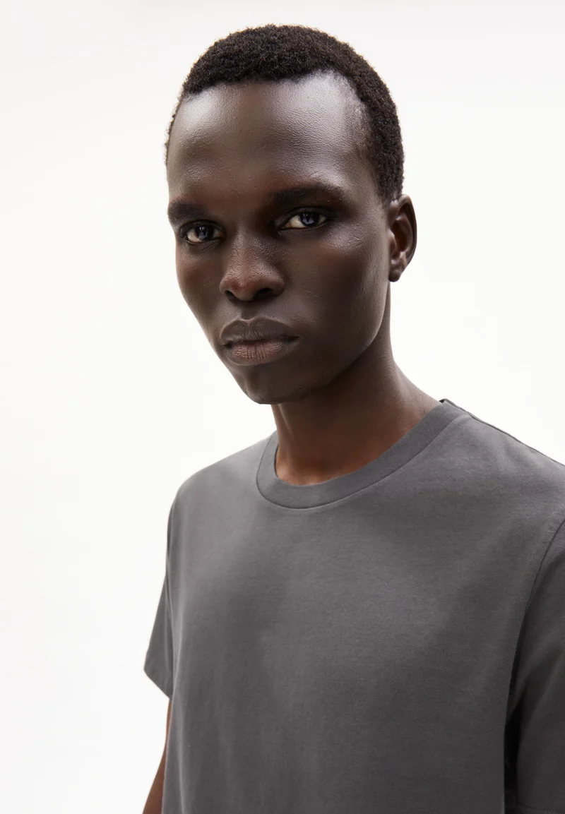 JAAMES T-SHIRT | graphite