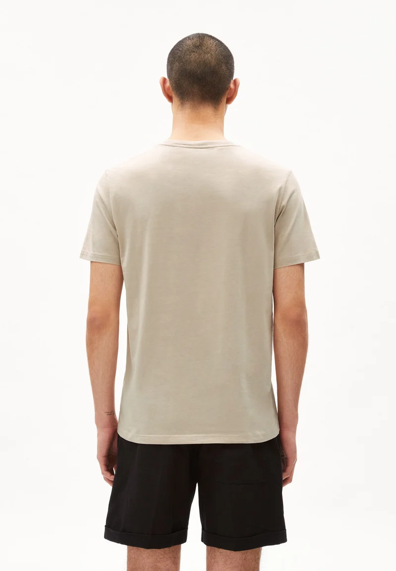 JAAMES T-SHIRT | light desert