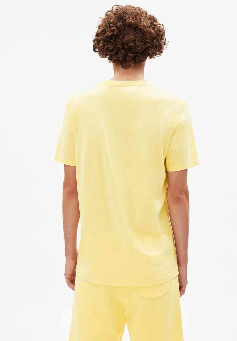 JAAMES T-SHIRT | straw