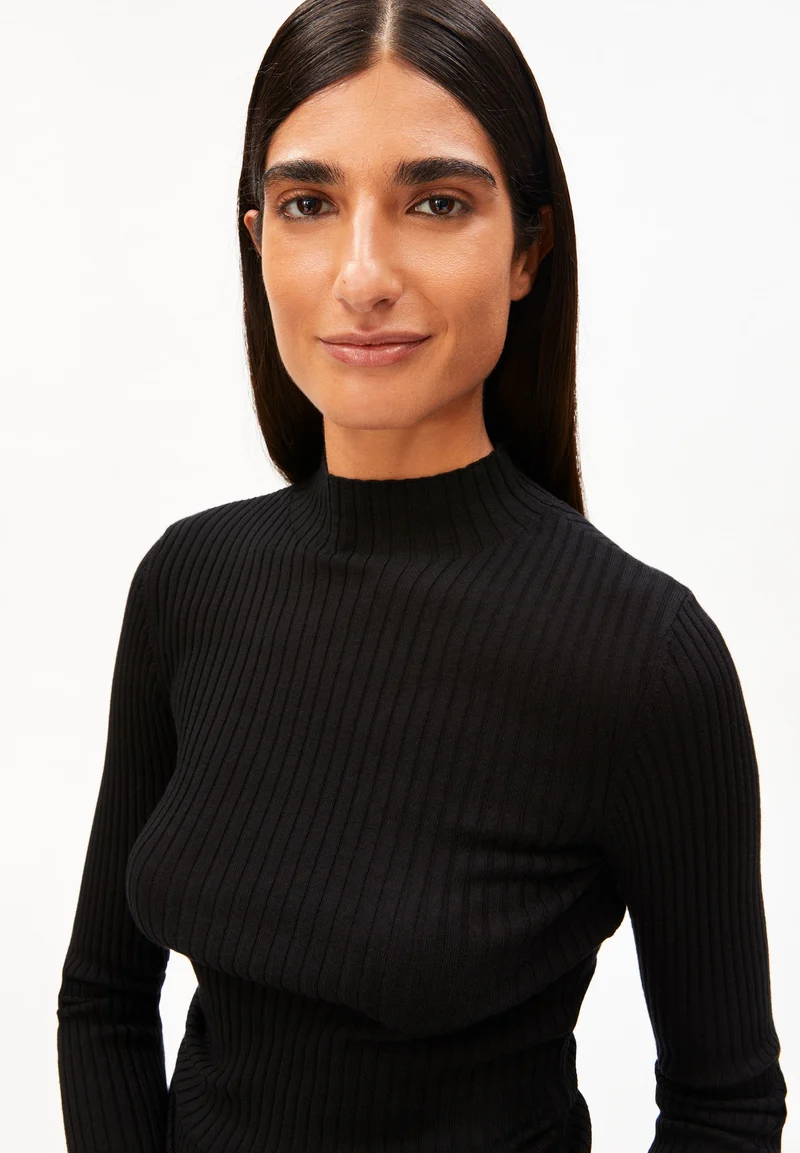 ALAANIA STRICKPULLOVER | black