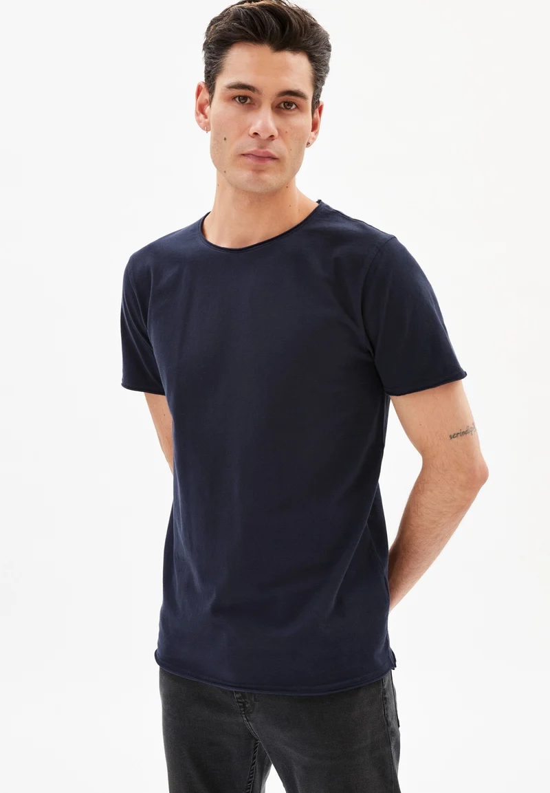 STIAAN | depth navy