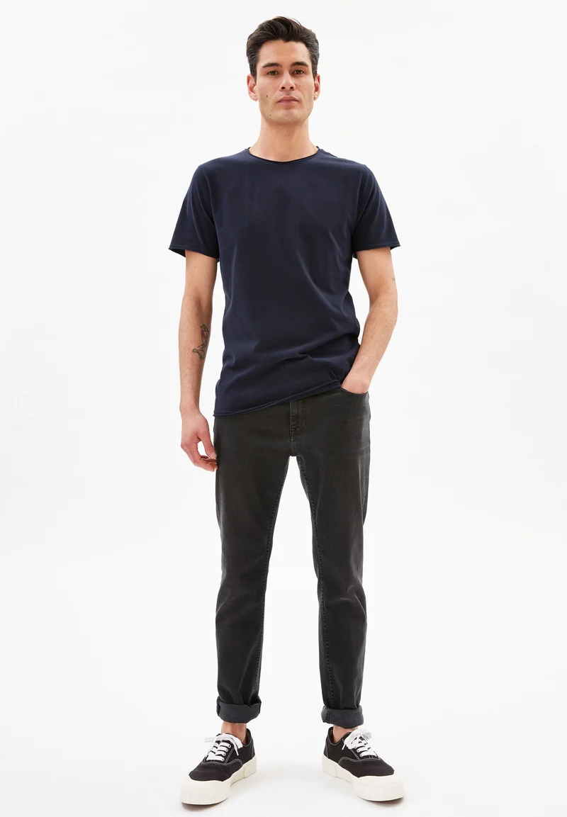 STIAAN | depth navy