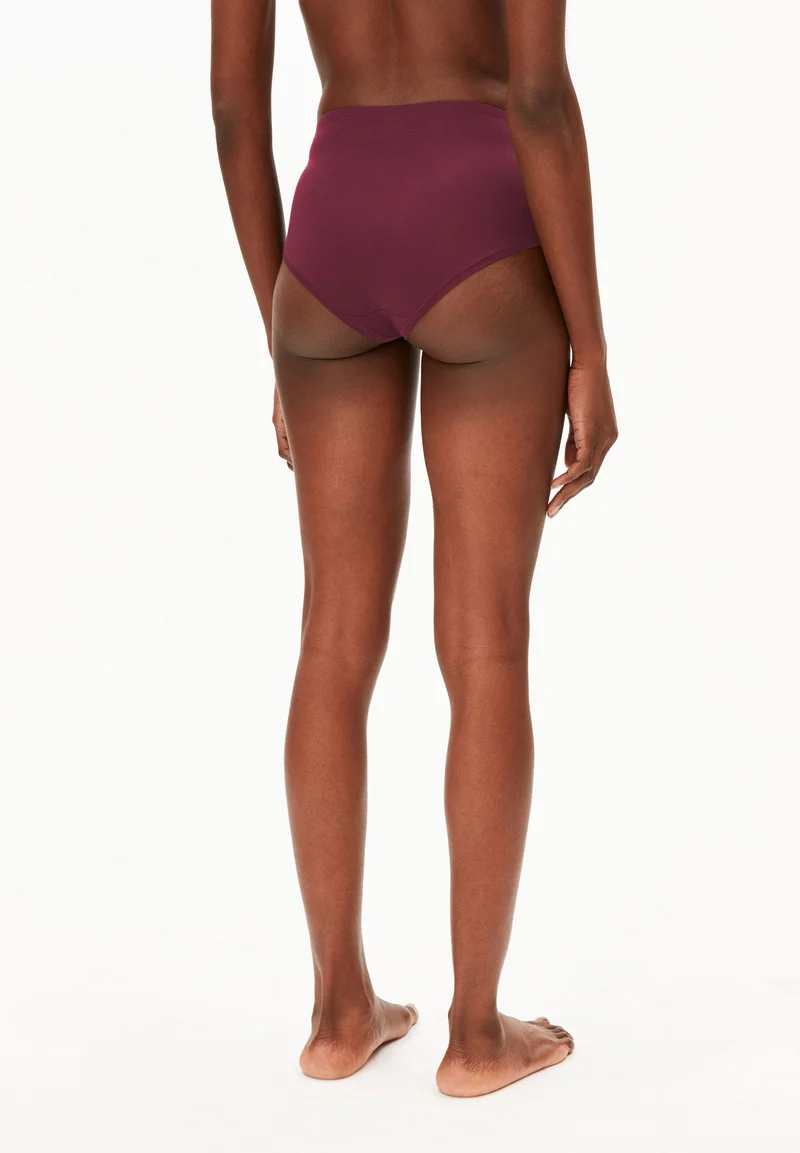 BIRTAA HIGH WAIST SLIP | cranberry juice