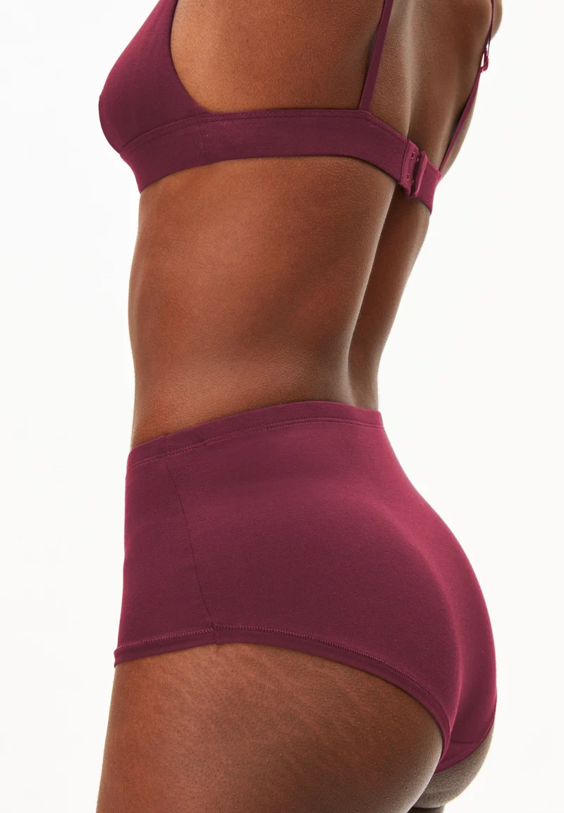 BIRTAA HIGH WAIST SLIP | cranberry juice