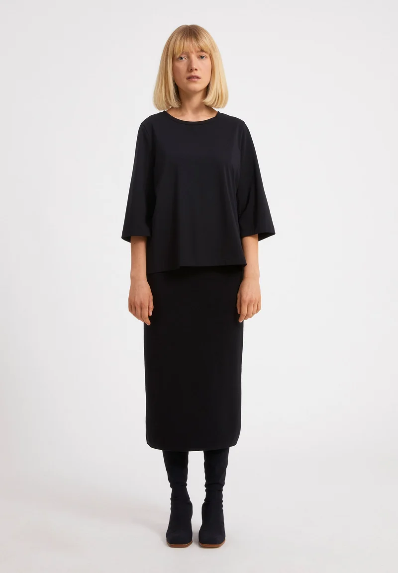 MARIAA | black