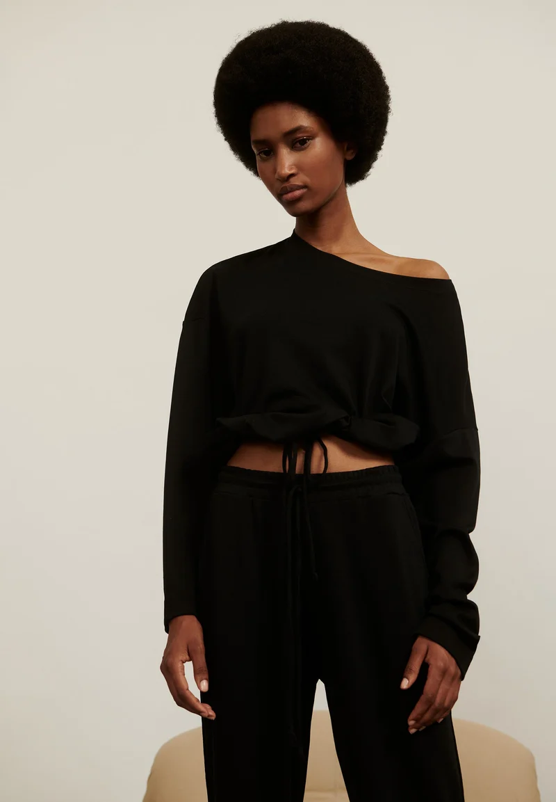 MAAILAA | black