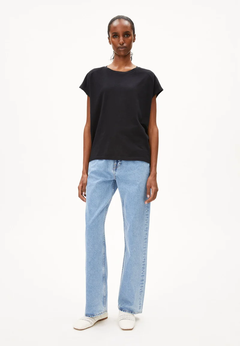 ONELIAA | black