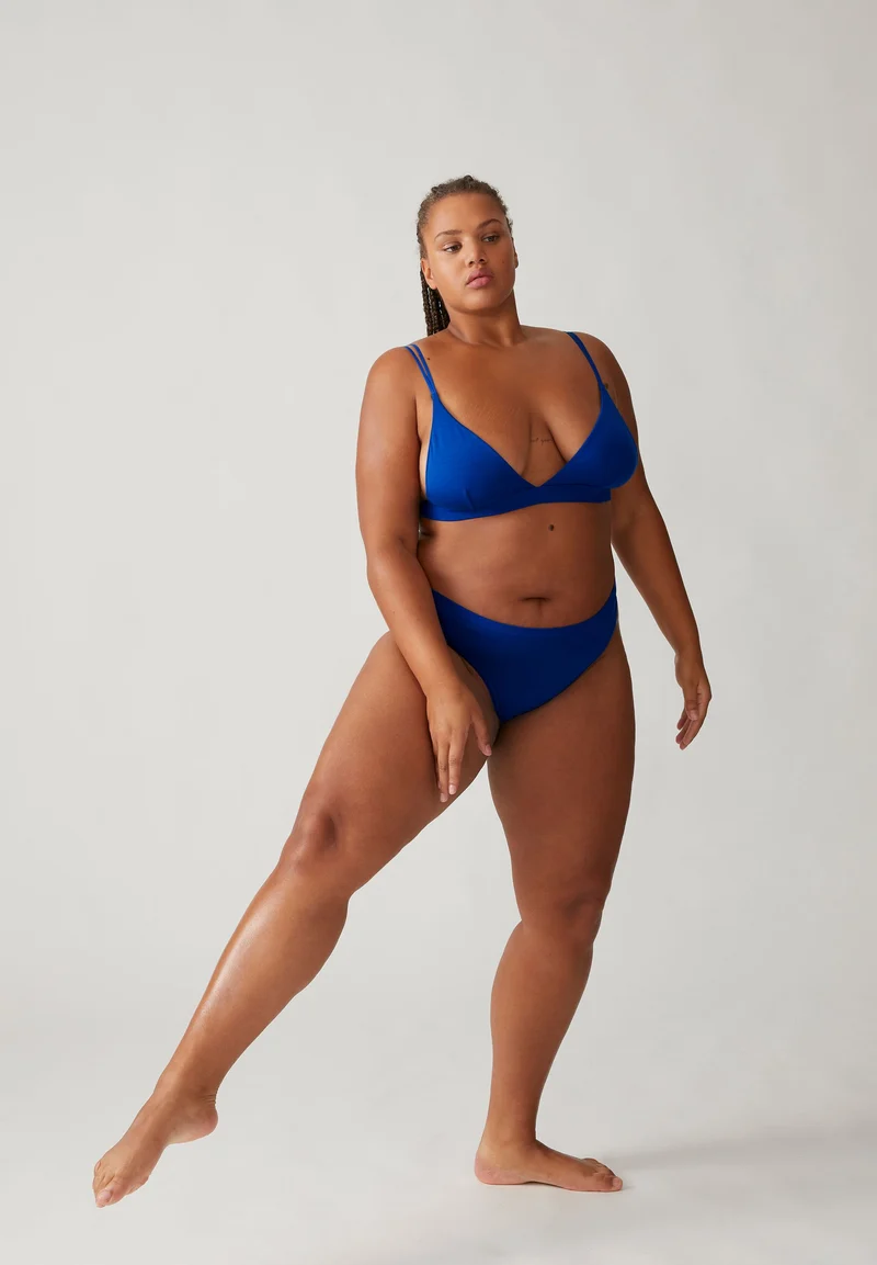 FAARA STRING | dynamo blue