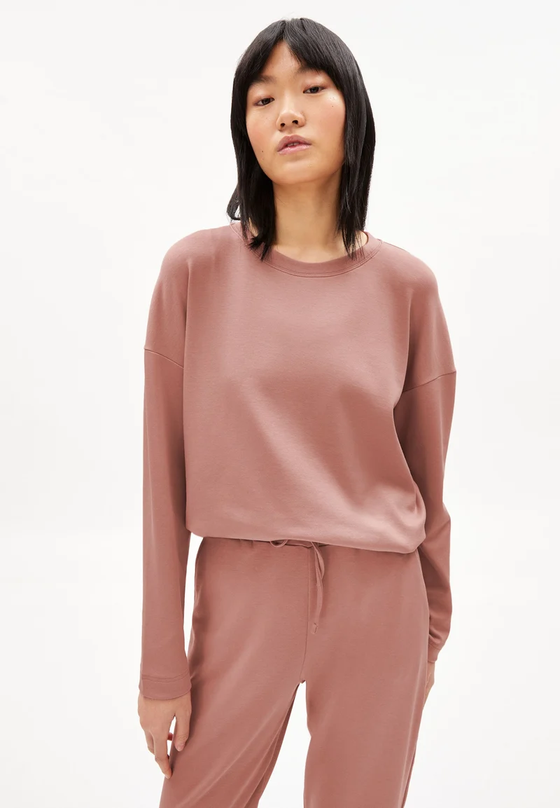 MAAILAA | red earth