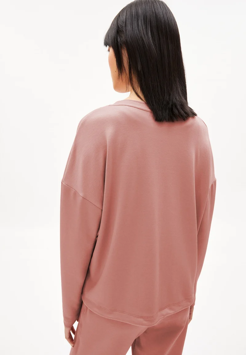 MAAILAA | red earth