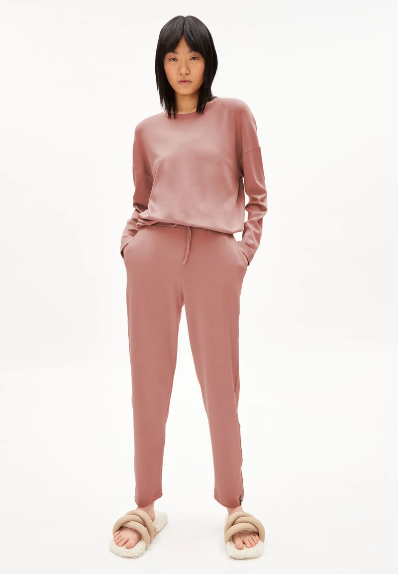 MAAILAA | red earth