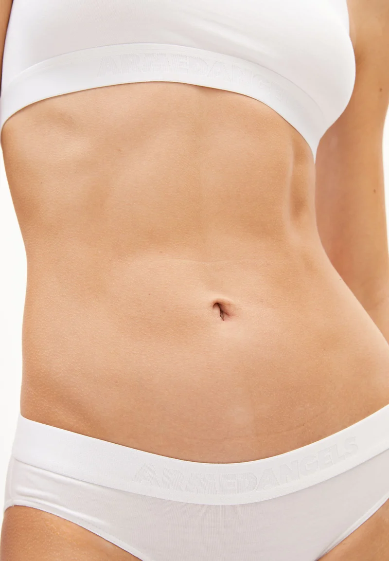 TRINAA SLIP | white