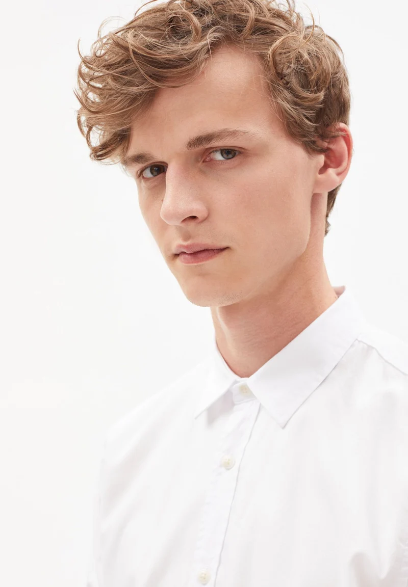 QUAADI | white