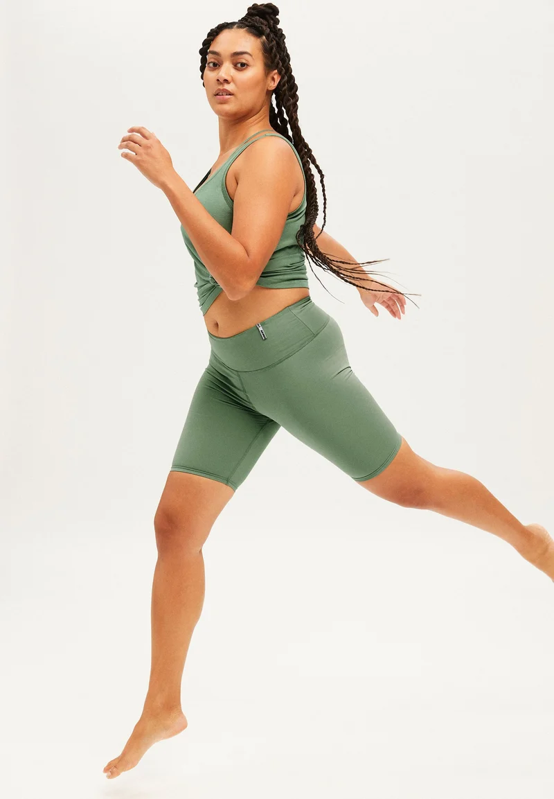 AJAALA | rosemary green