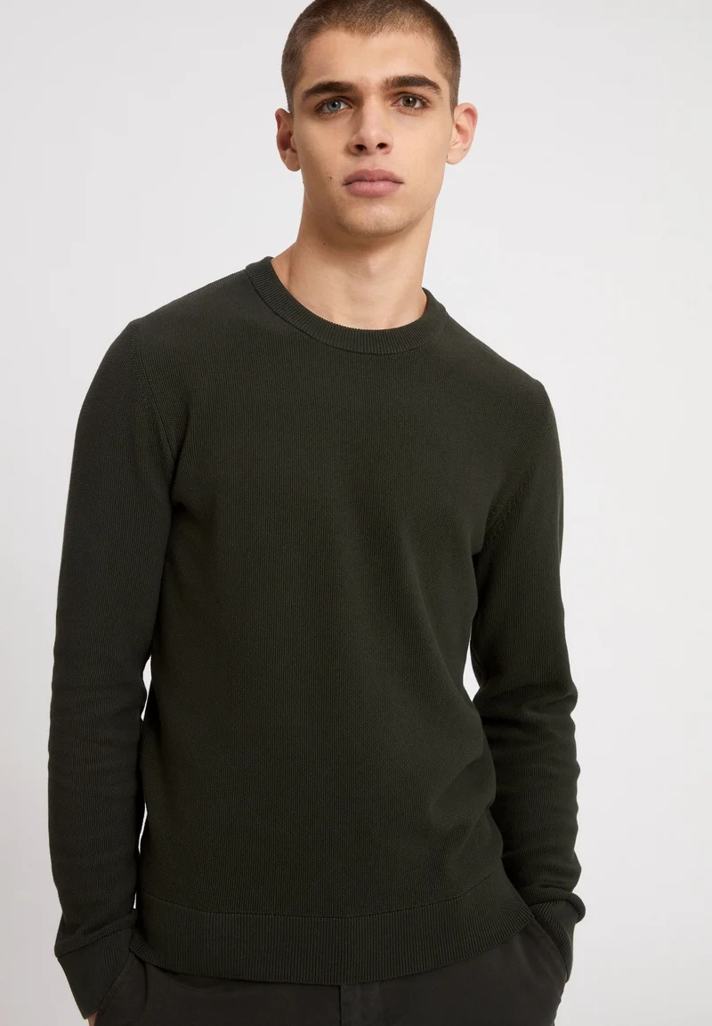 GRAANOS | dark pine
