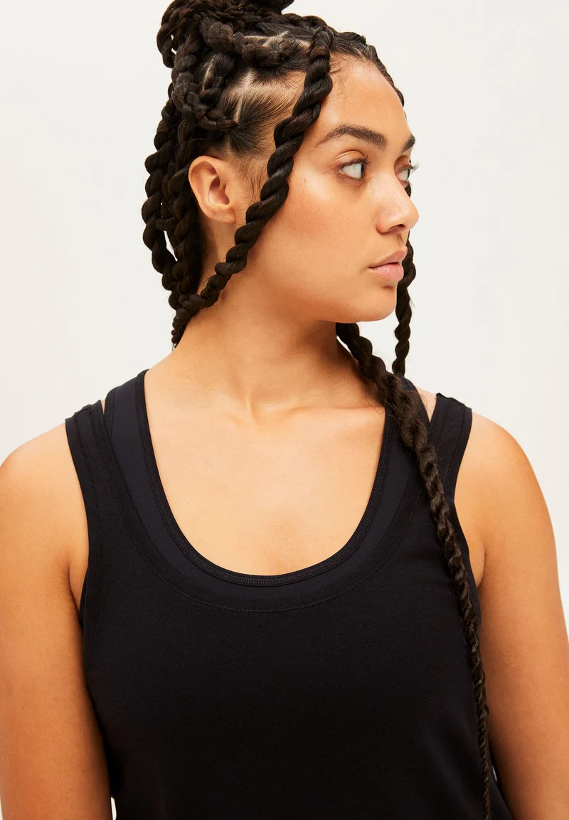 BENISHAA | black