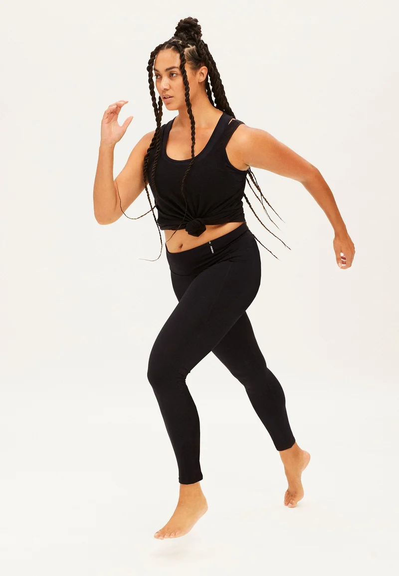 BENISHAA | black