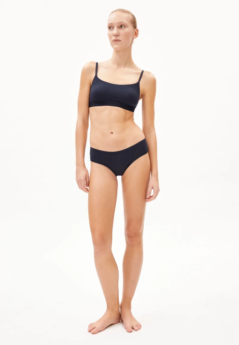 EIRAA SLIP | night sky