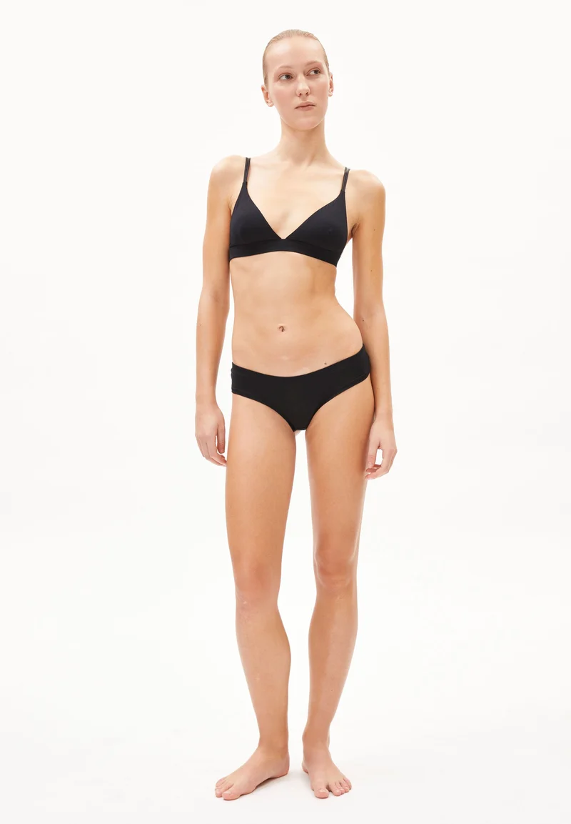 EIRAA SLIP | black