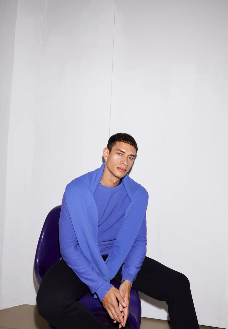 GRAANOS | vibrant violet