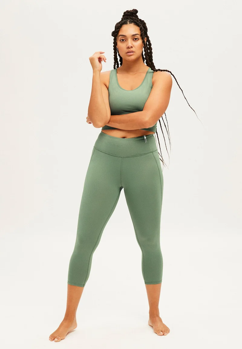 SAANTOSHA LI | rosemary green
