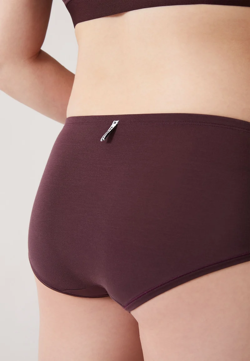 BIRTAA HIGH WAIST SLIP | fudge
