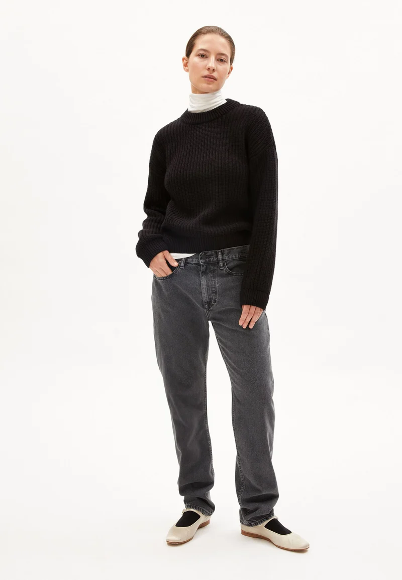 MIYAAR SOLID | black