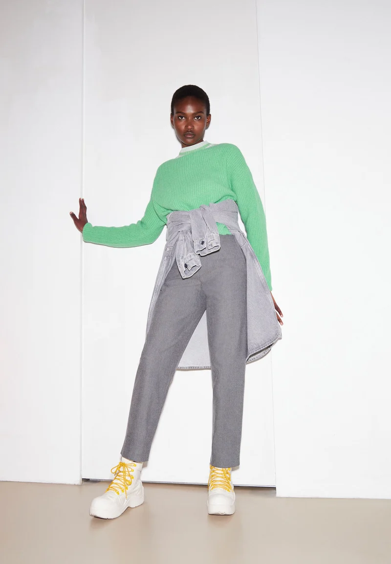 SIAANA | apple neon