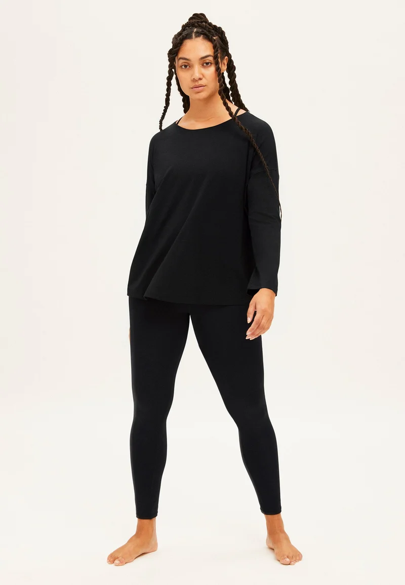 DAYITAA | black