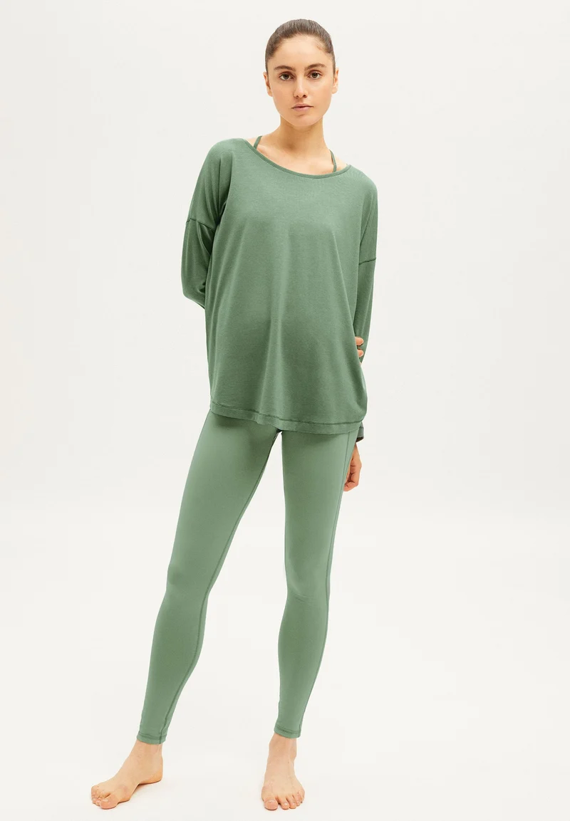 DAYITAA | rosemary green