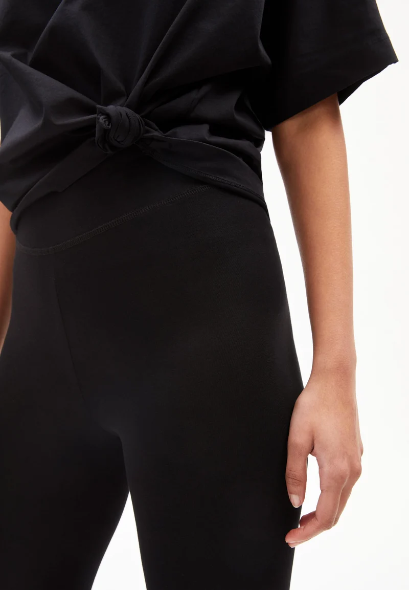 FARIBAA LOGO | black