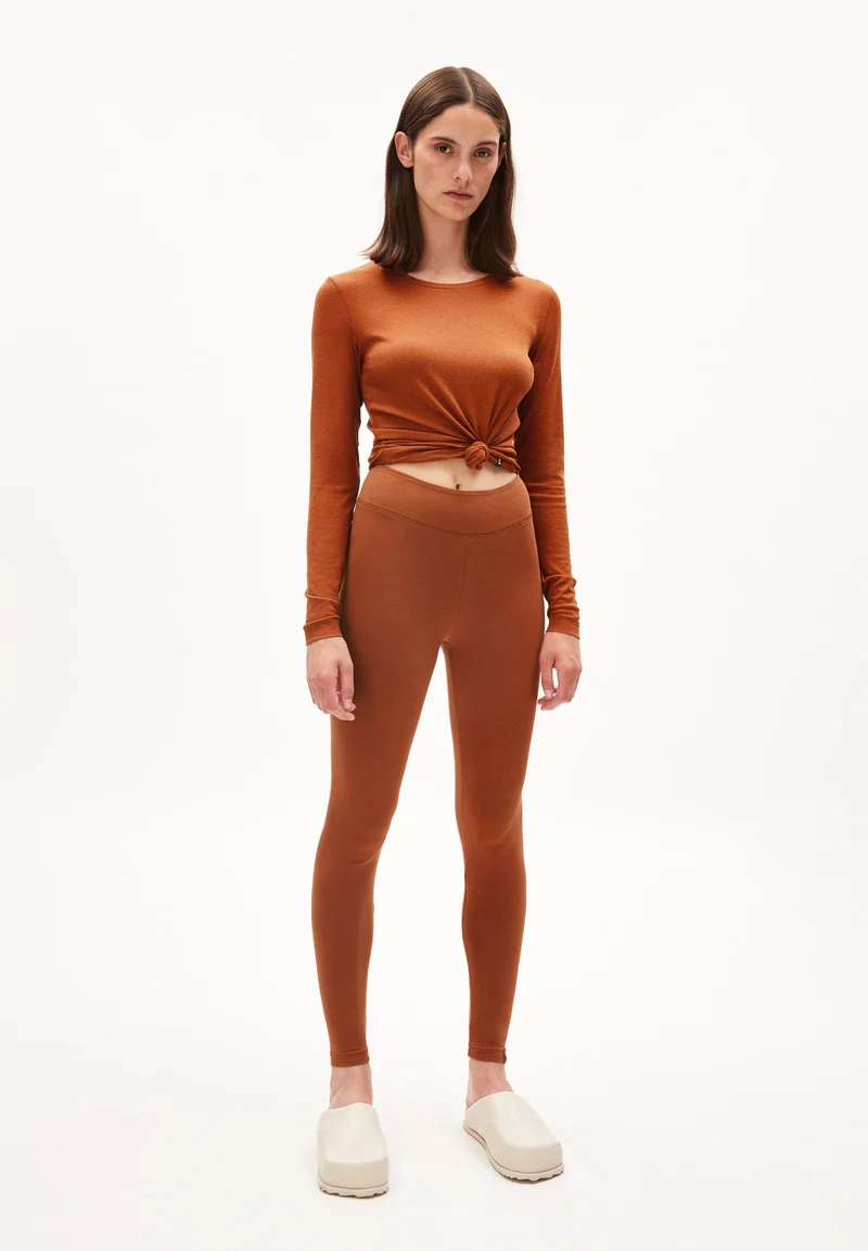 FARIBAA LOGO | reddish brown