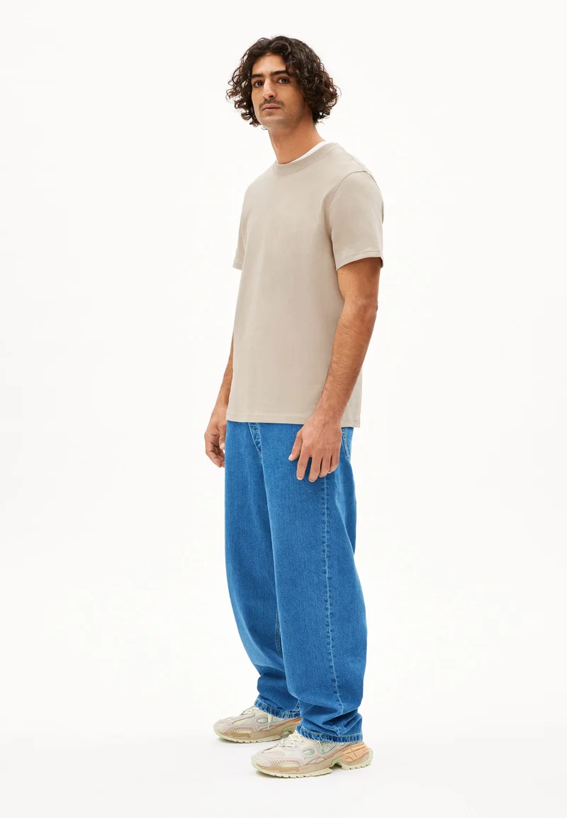 MAARKOS T-SHIRT | sandstone
