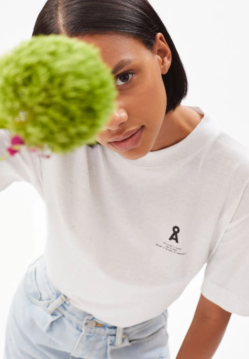 TARAA CIRCULAR LOGO | used white