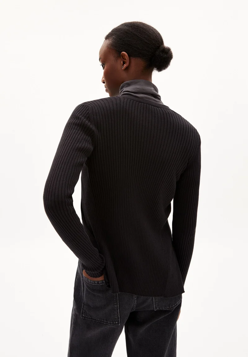 TINNAA | black