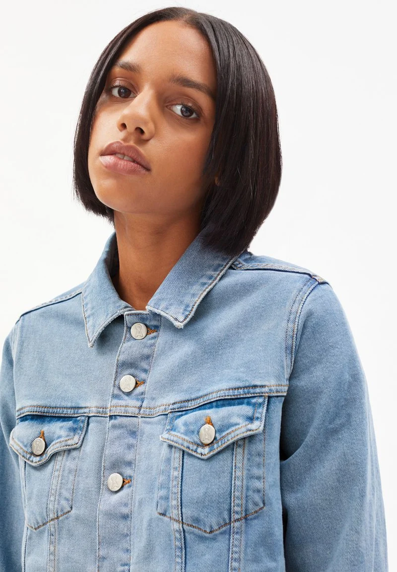 VELITAA | stormy blue