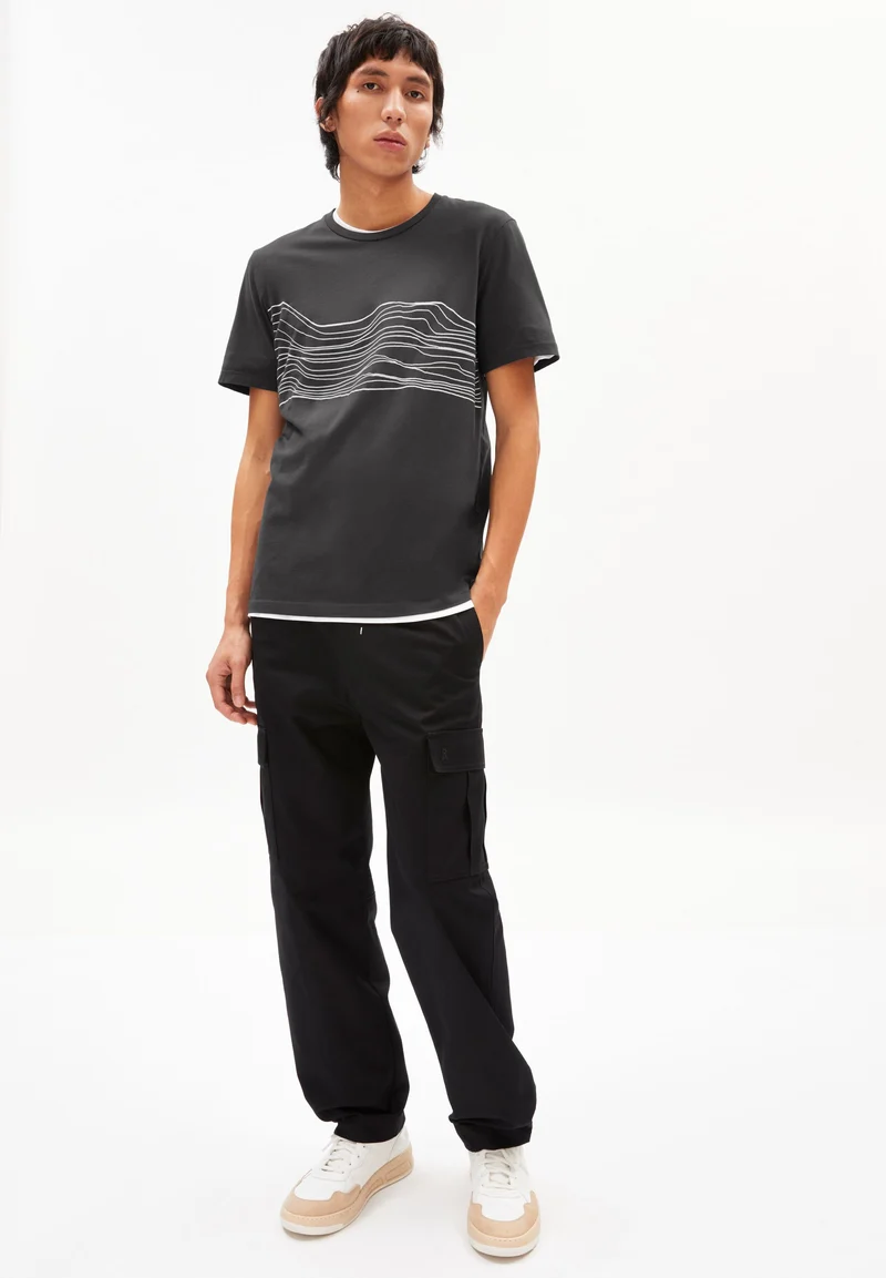 JAAMES SOUND WAVES | graphite