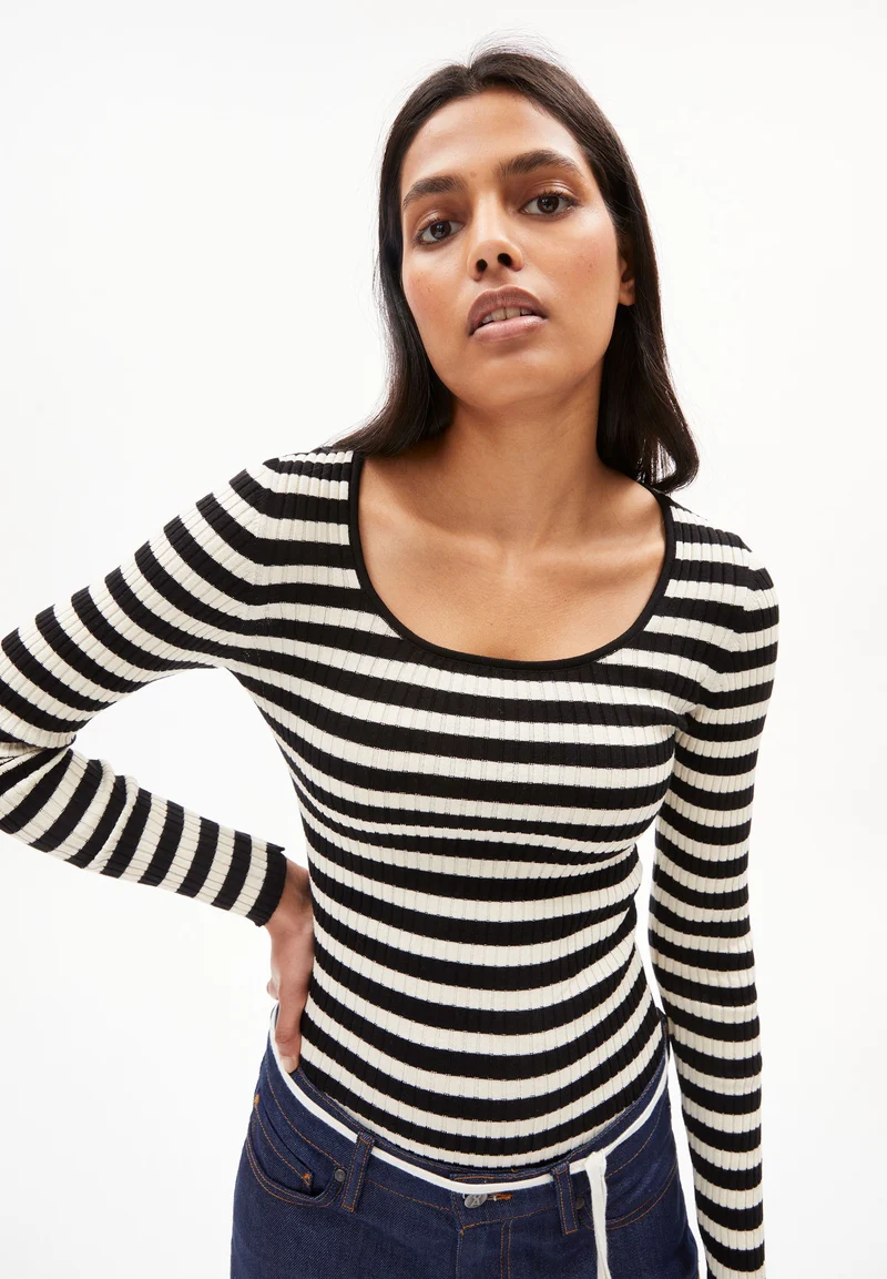 ALAANIA CREWNECK STRIPE | black-oatmilk