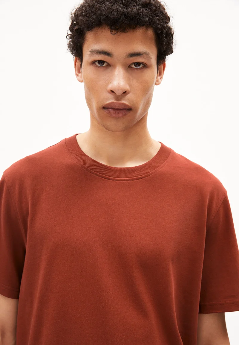 MAARKOS T-SHIRT | dark amber
