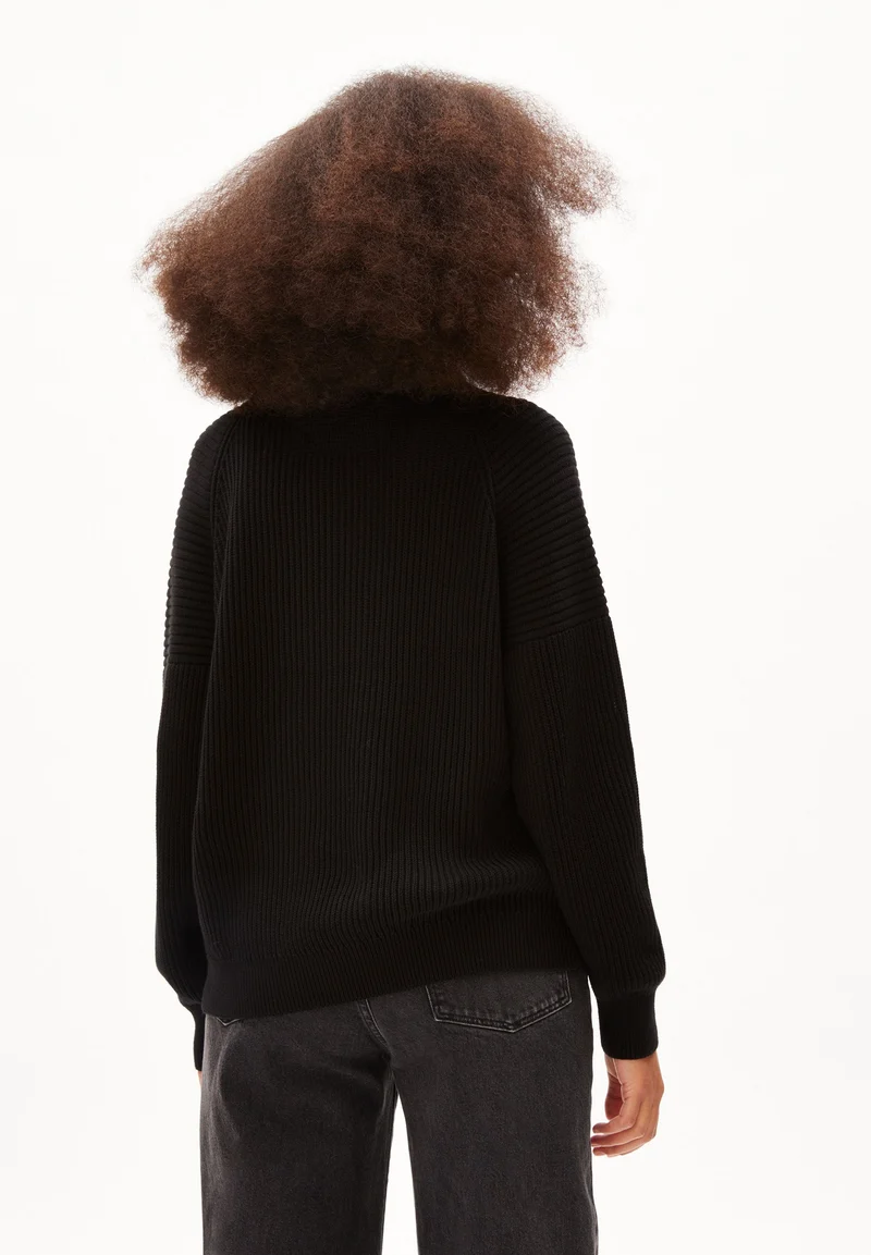 RONYIAAS | black