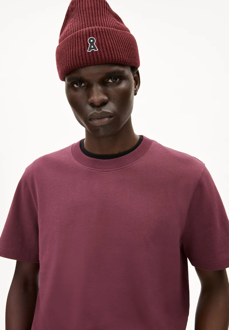 MAARKOS T-SHIRT | cranberry juice