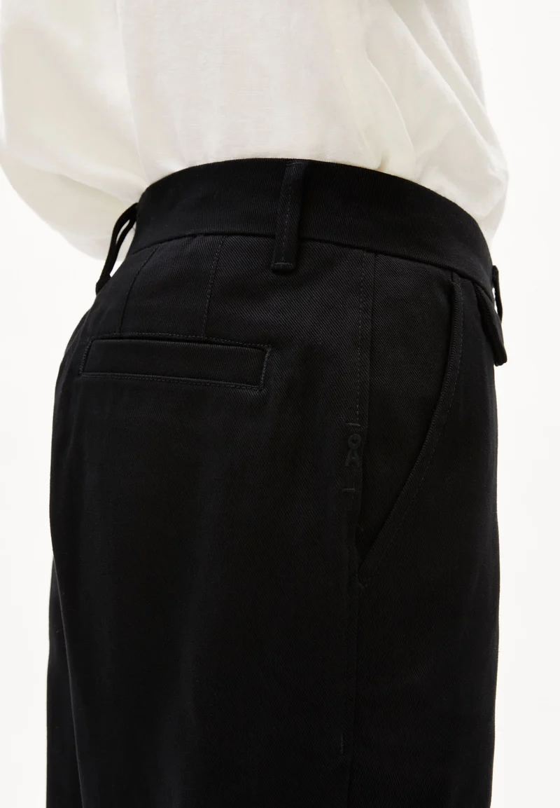 ALVAARO PREMIUM | black