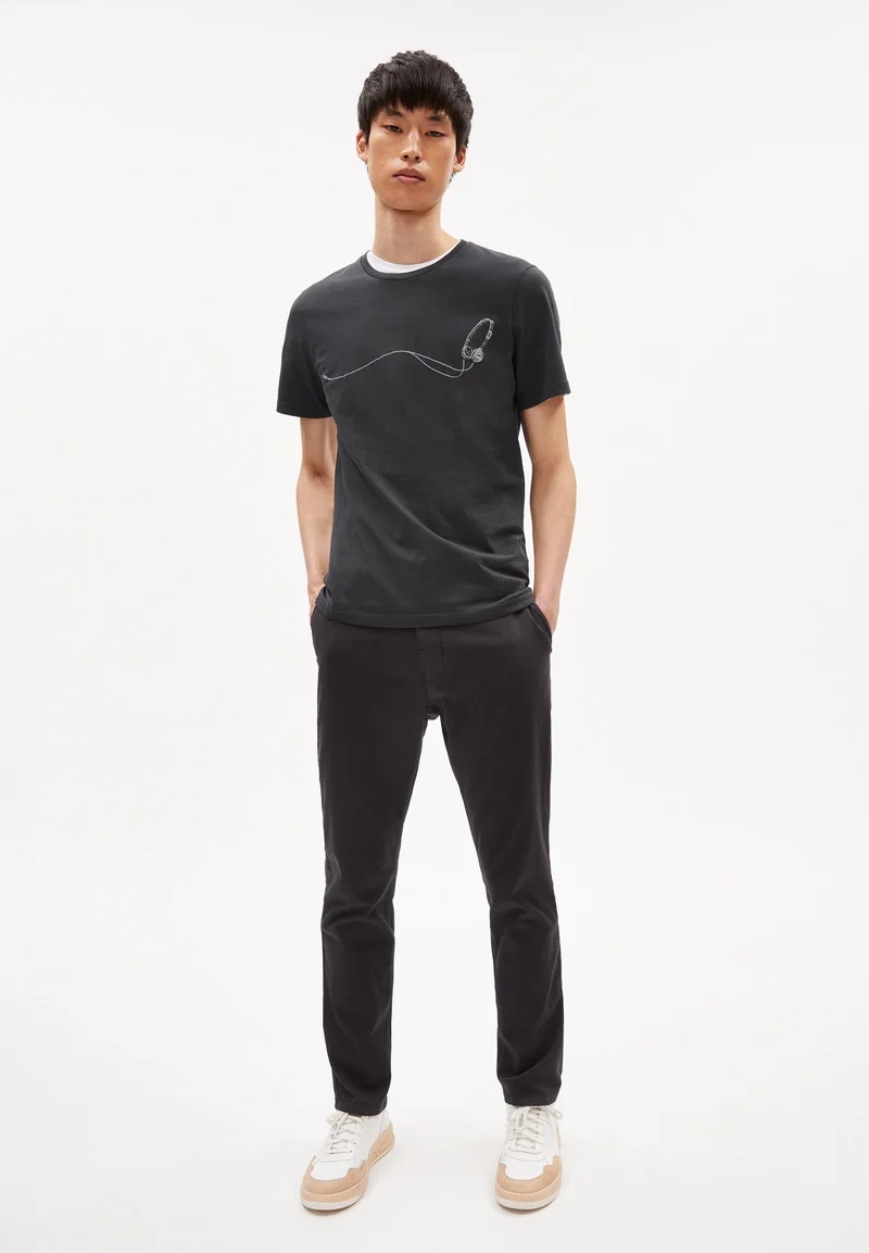 AATO REGULAR | graphite