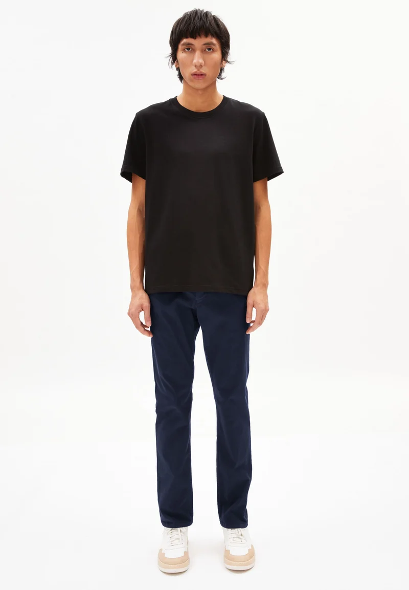 AATO REGULAR | night sky