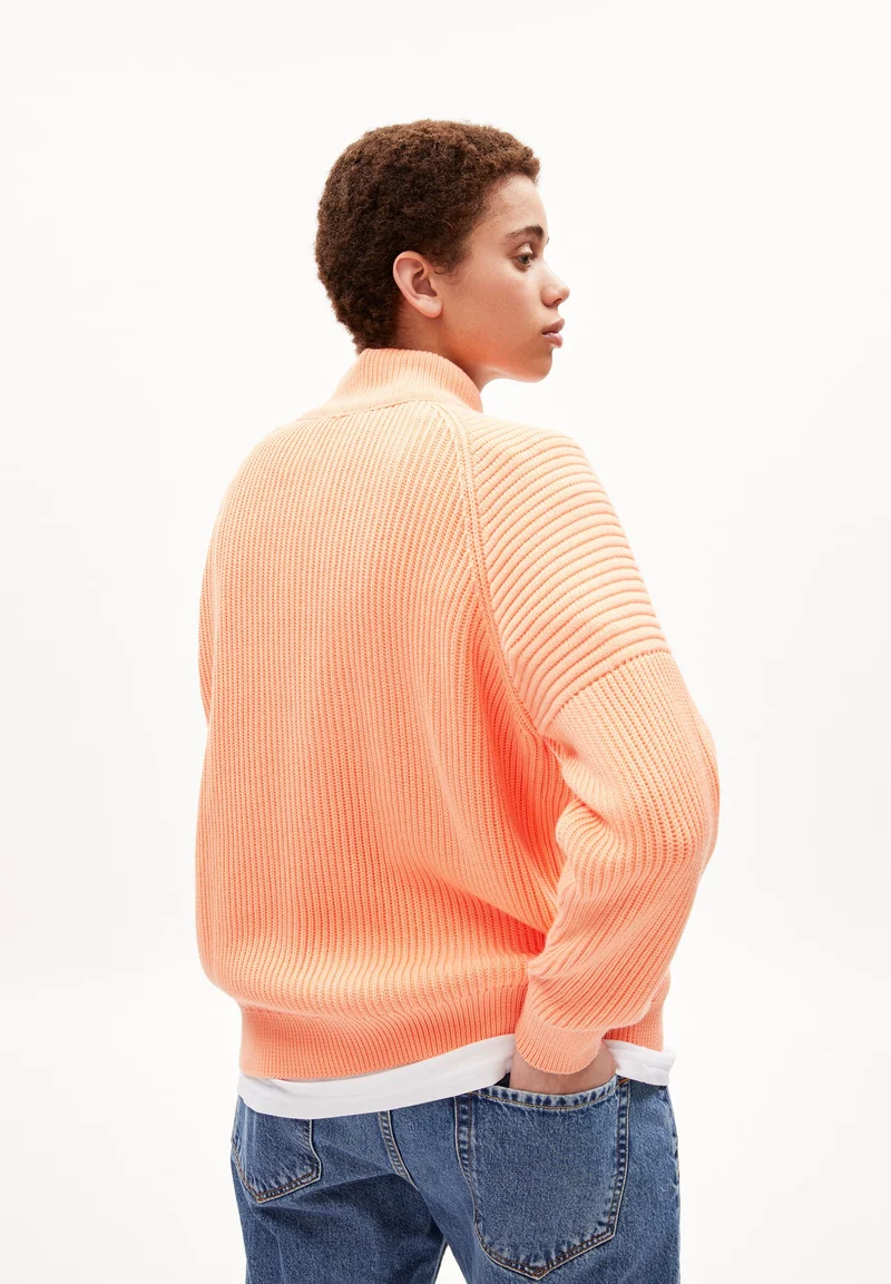 RONYIAAS | warm peach