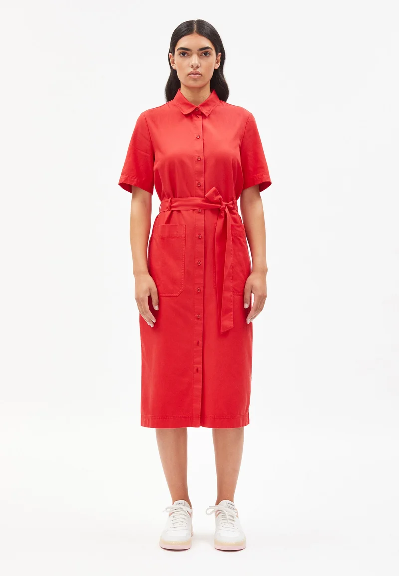 MAARET | dark poppy